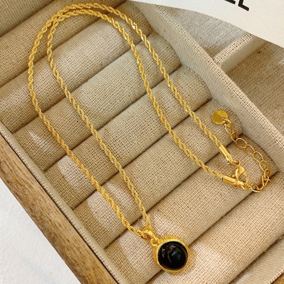 💎24K Gold Necklace*Black Onyx Necklace*Vintage Necklace *Gold Vermeil Necklace - Picture 3 of 4